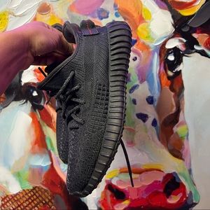 Black yeezy 350